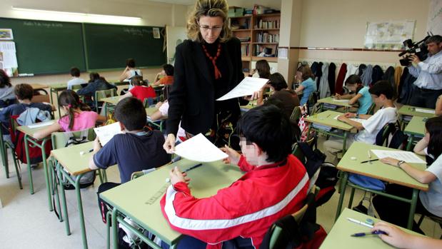 El TSJM pide a la Comunidad de Madrid que explique el exceso de alumnos por aula