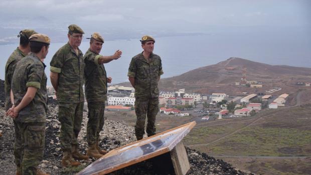 Primera visita del jefe del Mando de Canarias a BRICAN XVI