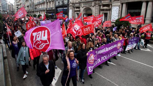 Concentraciones y marchas avivan un 8-M «histórico»