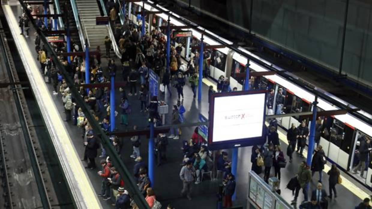 Estación de Metro de Madrid, durante una pasada jornada de huelga