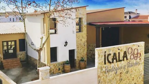 Edificio de Ícala Bodegas y Viñedos, en Casas de Benítez (Cuenca)