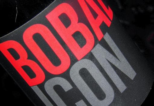 Botella y etiqueta del vino Bobal Icon, de Bodegas Vega Tolosa