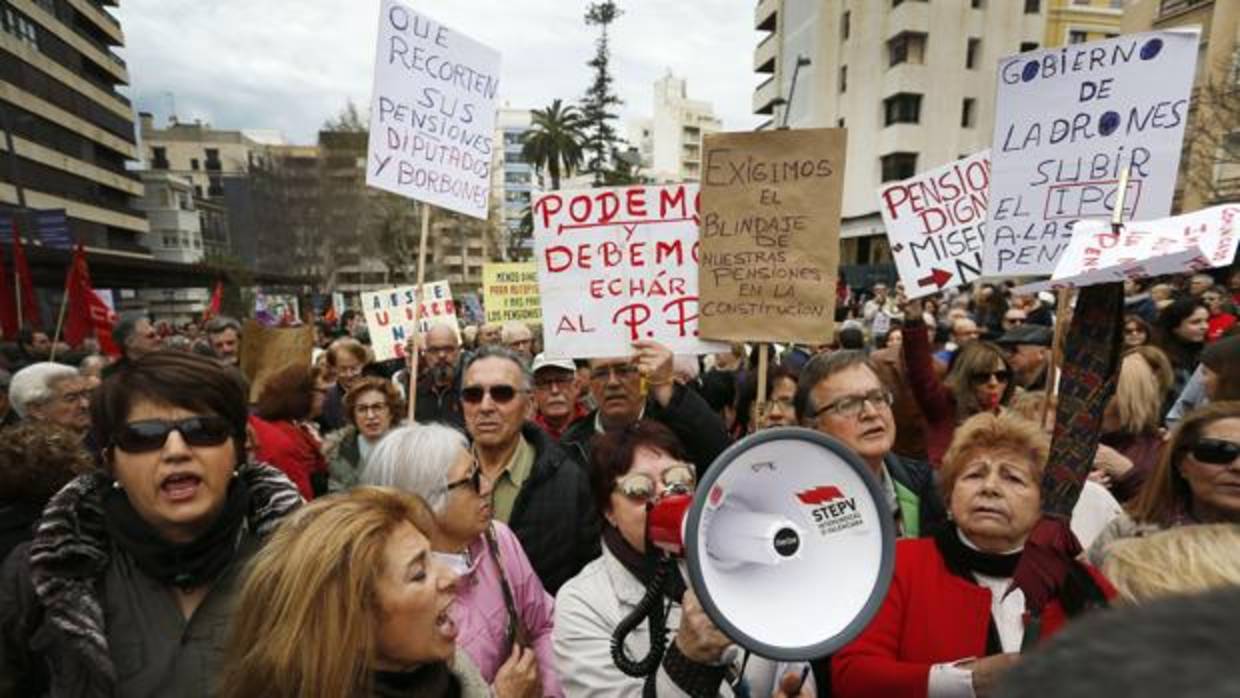 Concentraciones en Alicante reclaman pensiones más justas