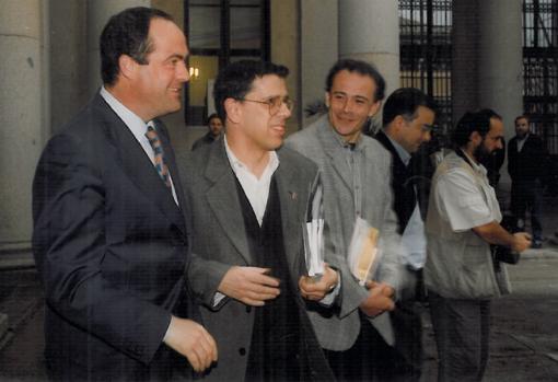 Un jovencísimo Alfonso González-Calero com José Bono en 1998