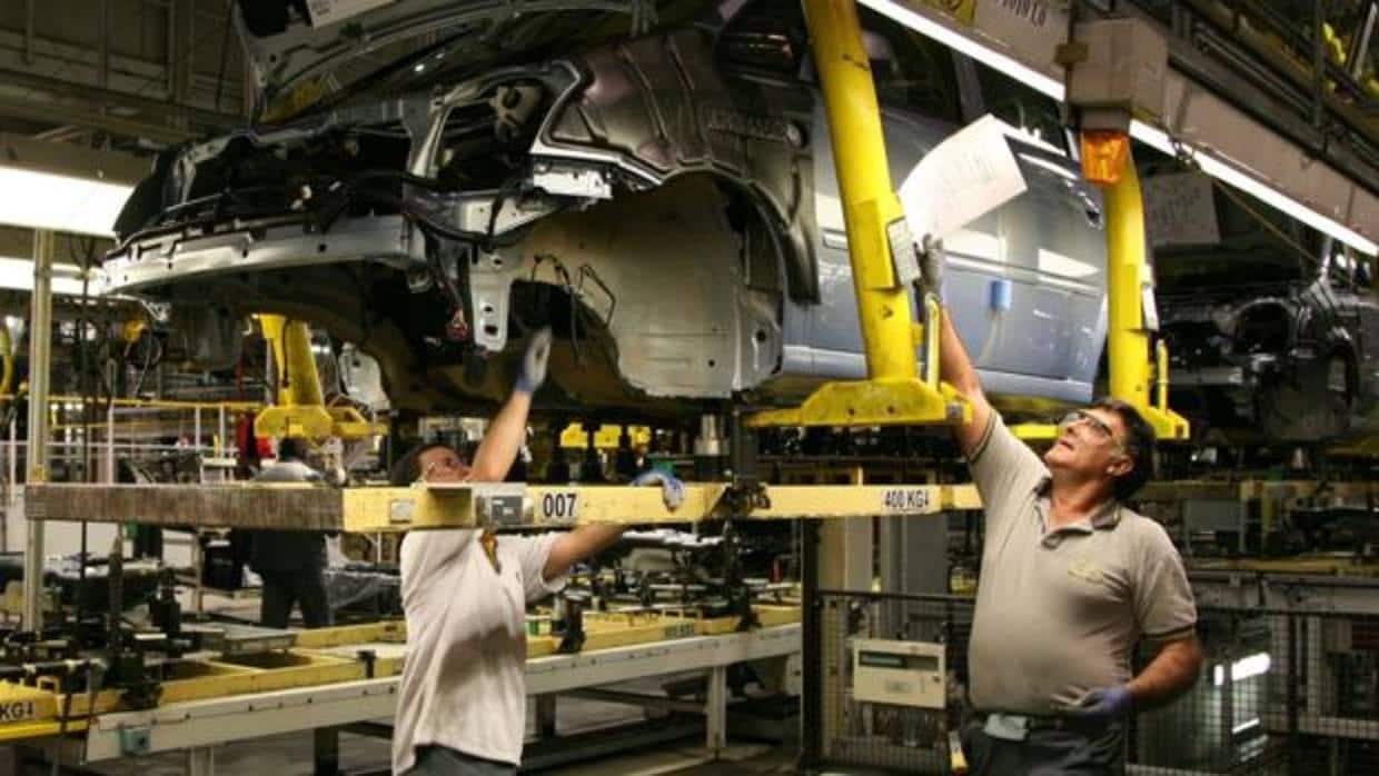 La industria del automóvil, la que más comercio exterior genera en Aragón, con la fábrica de Opel al frente