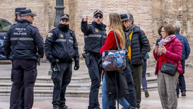 Municipios turísticos de la Comunidad Valenciana alertan de la falta de policías locales por la nueva ley