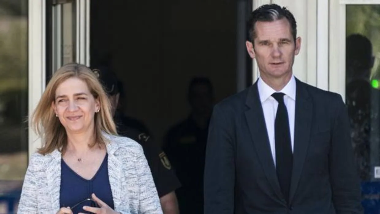 La Infanta Doña Cristina e Iñaqui Urdangarín, tras declarar en el juicio en Palma de Mallorca