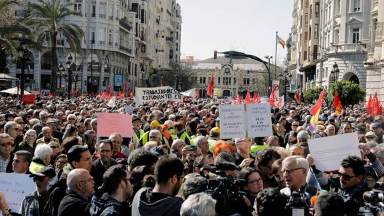 Manifestación celebrada en la mañana de este jueves en las calles de Valencia