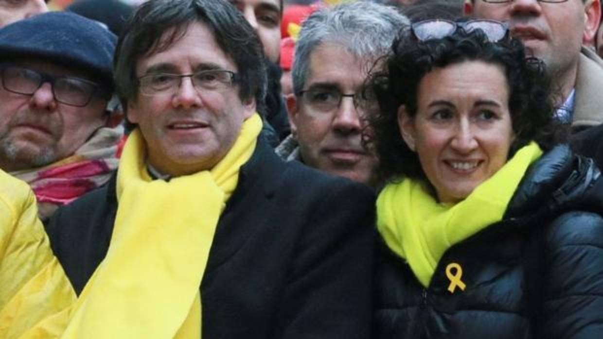 El expresidente Puigdemont con Marta Rovira