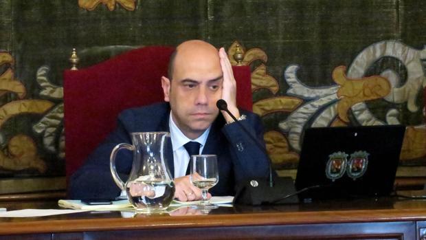 Cuenta atrás para el alcalde socialista de Alicante procesado en dos causas por prevaricación