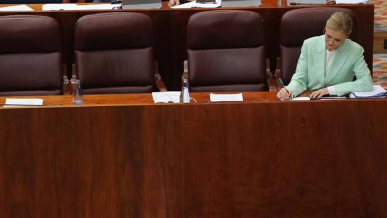 Cristina Cifuentes, el jueves en el pleno de la Asamblea de Madrid