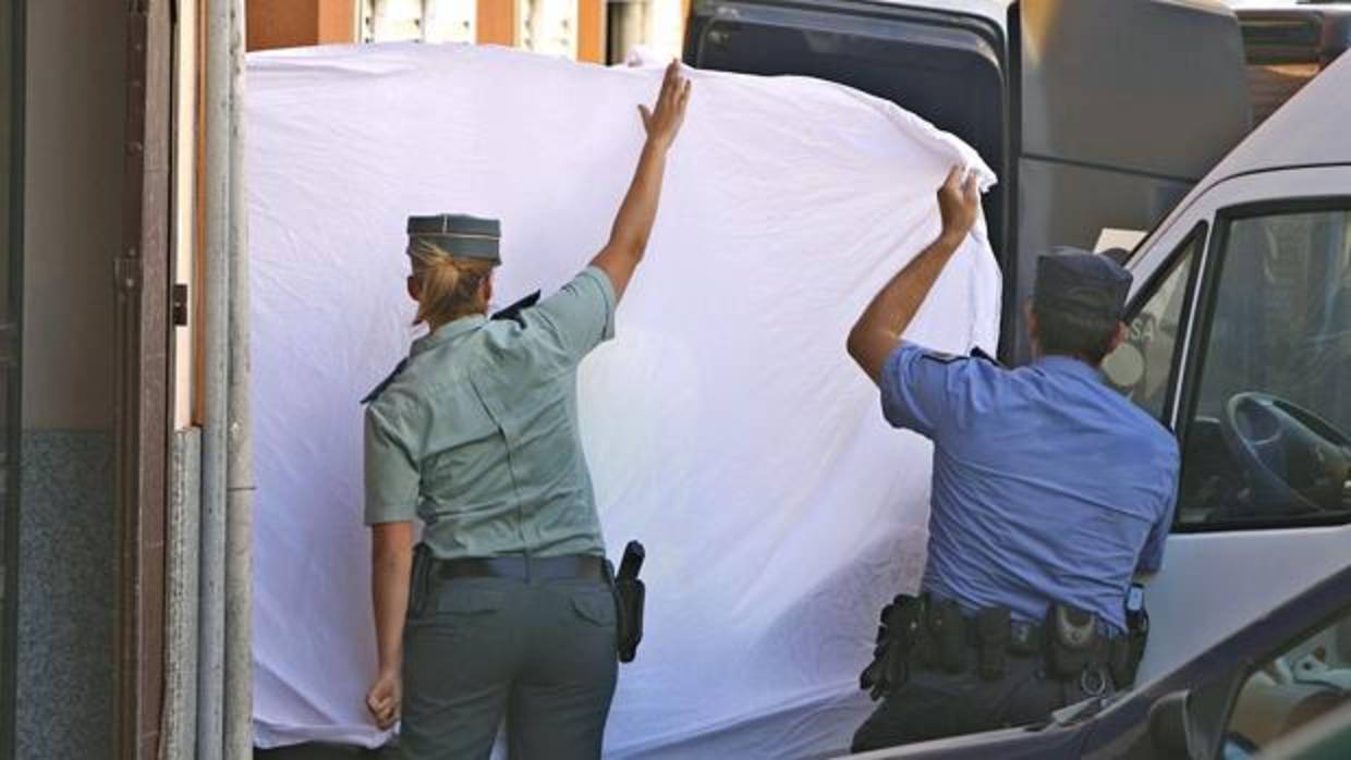 Hallan los cadáveres de un matrimonio y su hijo en Tenerife