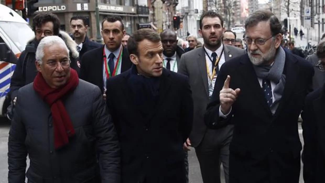 Mariano Rajoy, cln Antonio Costa y Emmanuel Macron en Bruselas