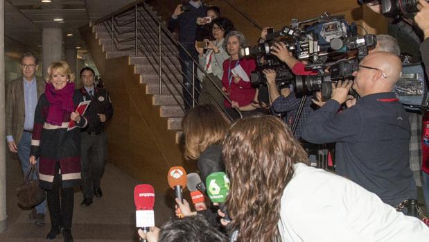 «A cojón visto, macho seguro»: las mejores frases de Esperanza Aguirre en la comisión de corrupción