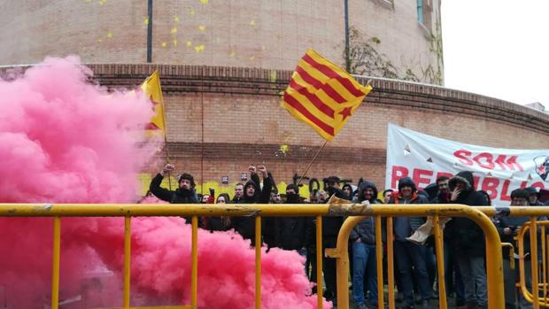 Sustituyen en Gerona la bandera de España por la negra independentista