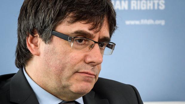 Puigdemont, detenido por la Policía alemana en una comisaría tras entrar desde Dinamarca