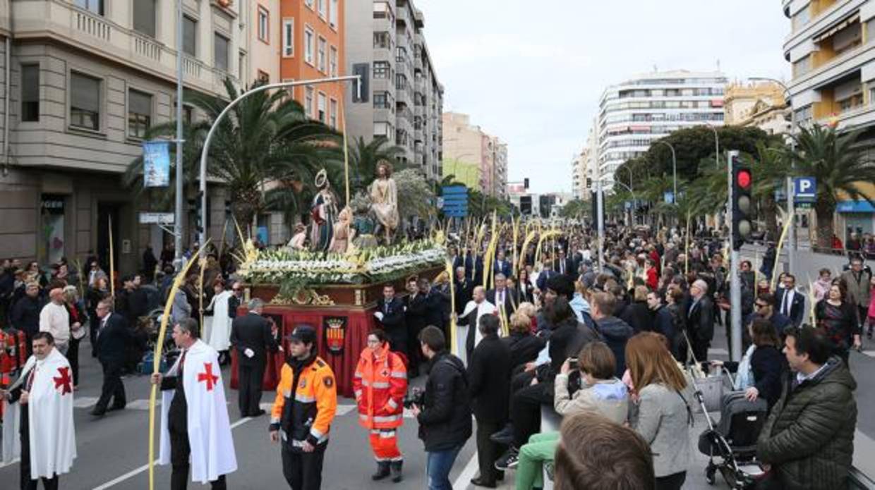 Un momento de la procesió de «la Burrita», este Domingo de Ramos en Alicante