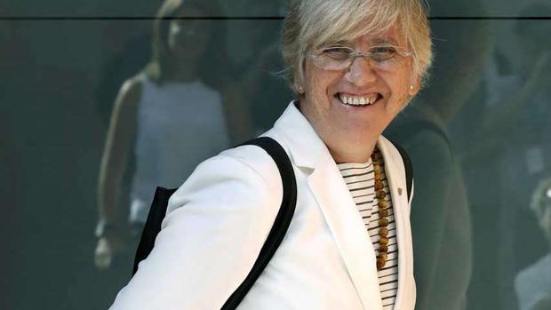 El abogado de Clara Ponsatí dice que se entregará a la Policía pero disputará la orden de extradición