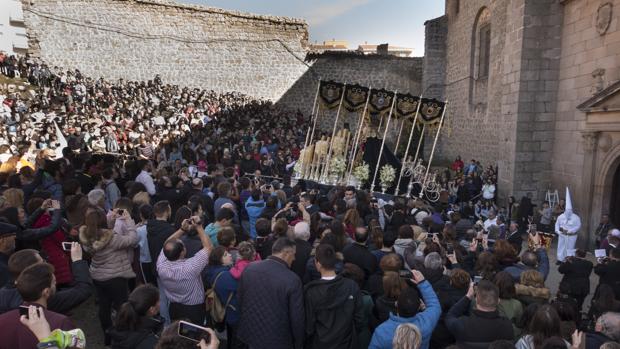 La procesión más andaluza de Ávila rinde homenaje al pequeño Gabriel Cruz