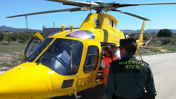 Hospitalizado grave al caer desde el balcón del vecino tras olvidarse las llaves de casa en Onil