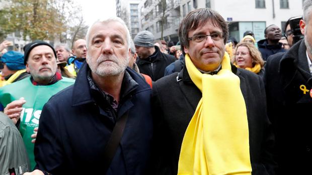 Matamala, el fiel y subvencionado escudero del viaje de Puigdemont a ninguna parte