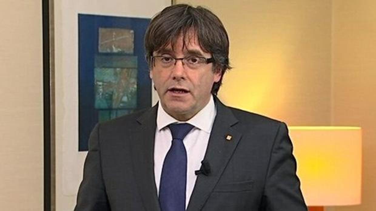 Carles Puigdemont graba un mensaje en Bruselas