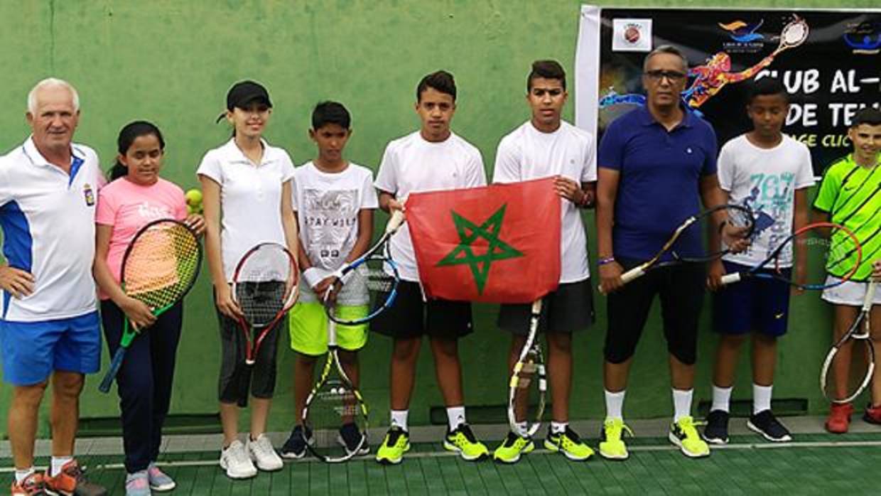 Torneo de tenis entre niños saharauis y canarios en Gran Canaria en Semana Santa