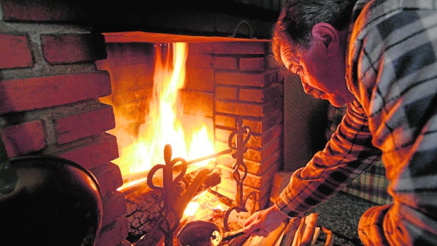 Las facturas desbancan a la alimentación en las ayudas sociales de Cáritas y Cruz Roja