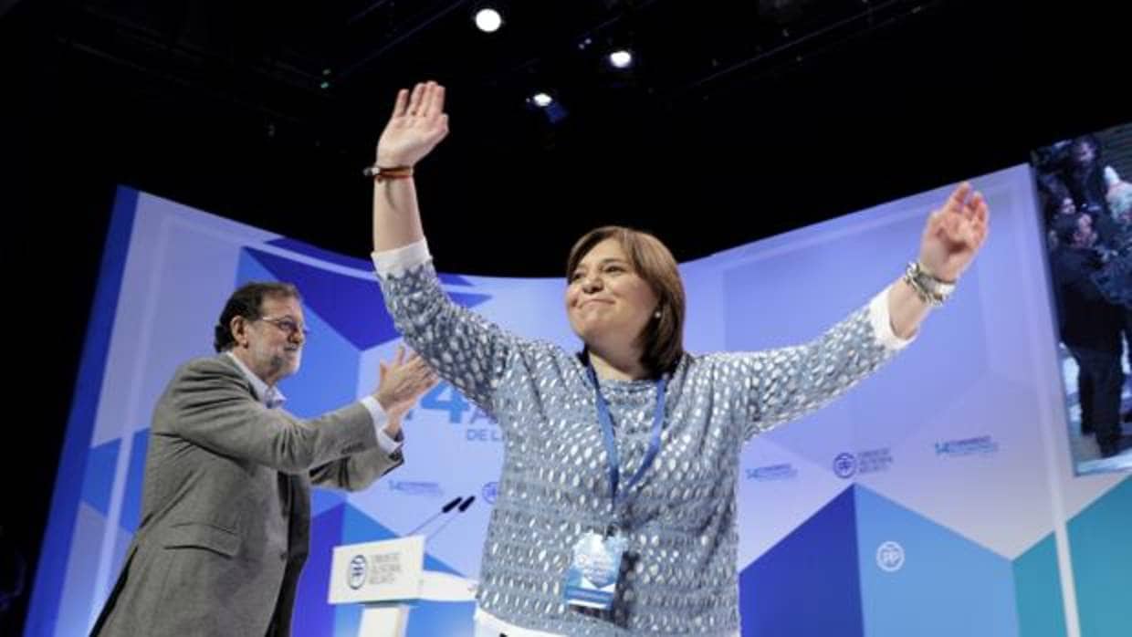 Imagen de Mariano Rajoy e Isabel Bonig tomada en el congreso celebrado por el PPCV hace ahora un año