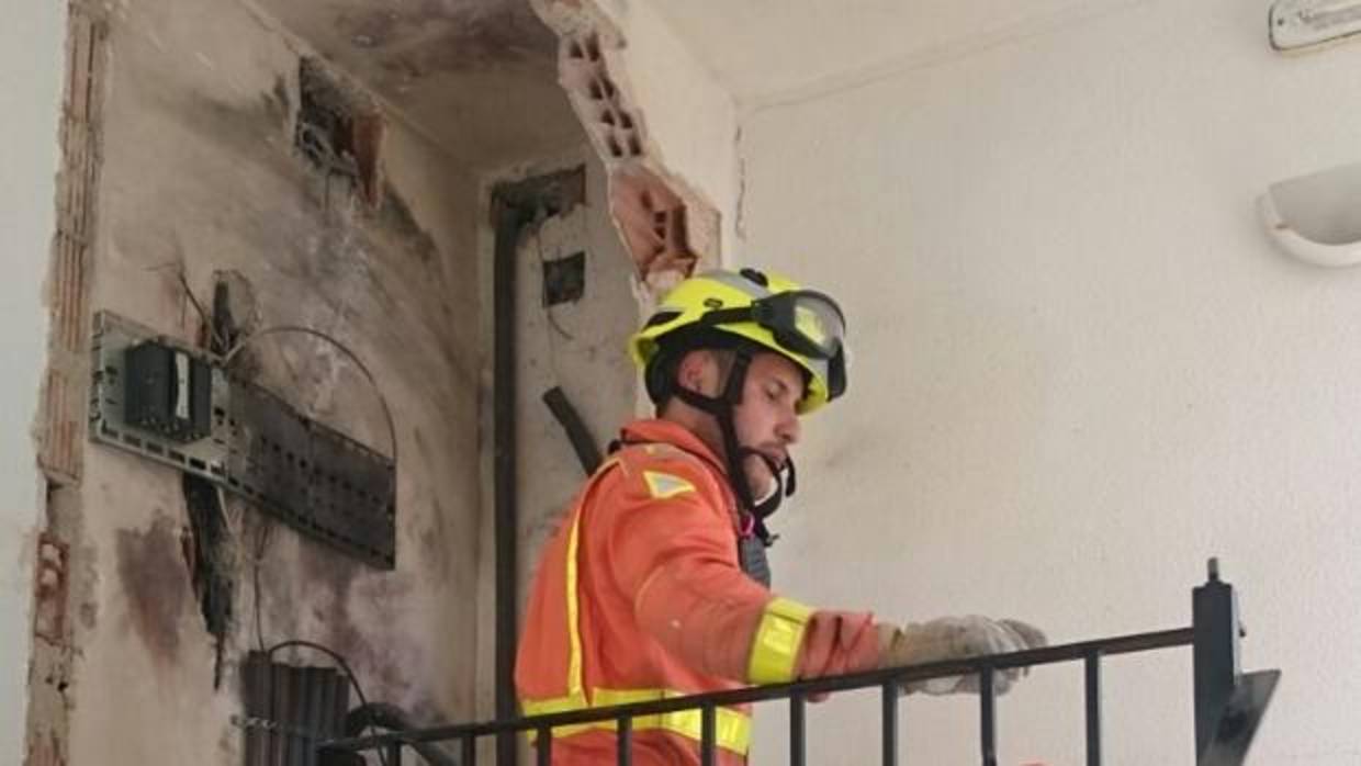 Los Bomberos, en la vivienda afectada