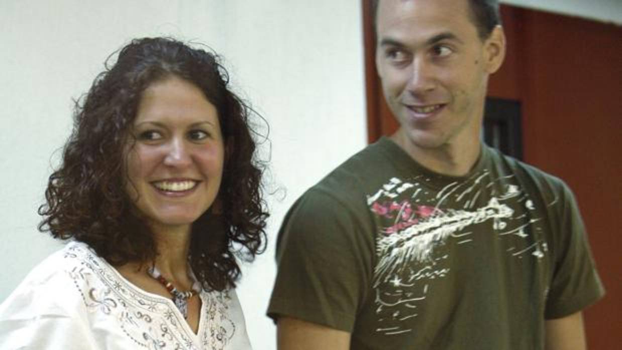 Los etarras Sara Majarenas y Mikel Orbegozo, detenidos el 17 de febrero de 2005 en una pensión de Valencia