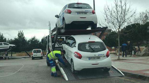 Embargan por impago una veintena de coches municipales en Getafe