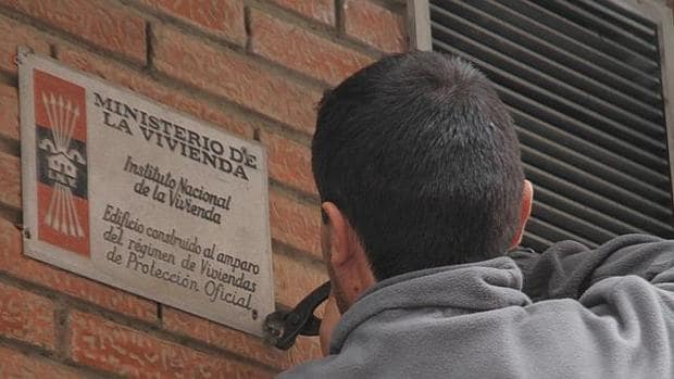 La Generalitat cambia el nombre a los bloques de vivienda pública de la época del franquismo
