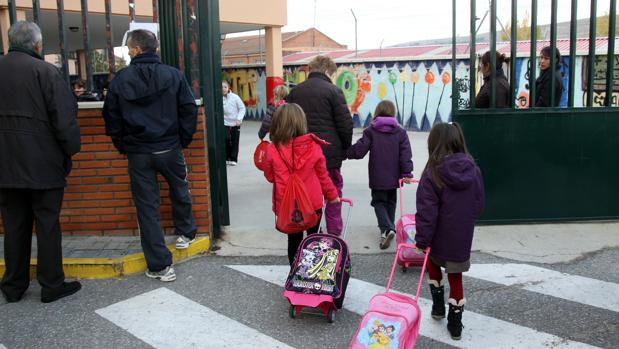 Los niños prematuros podrán iniciar el colegio un año después