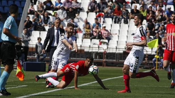 1-1: Justo empate del Albacete en Almería que le deja en zona de nadie