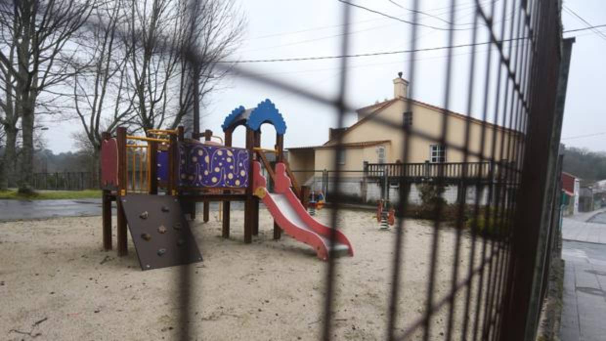 Zona de juegos en un parque infantil