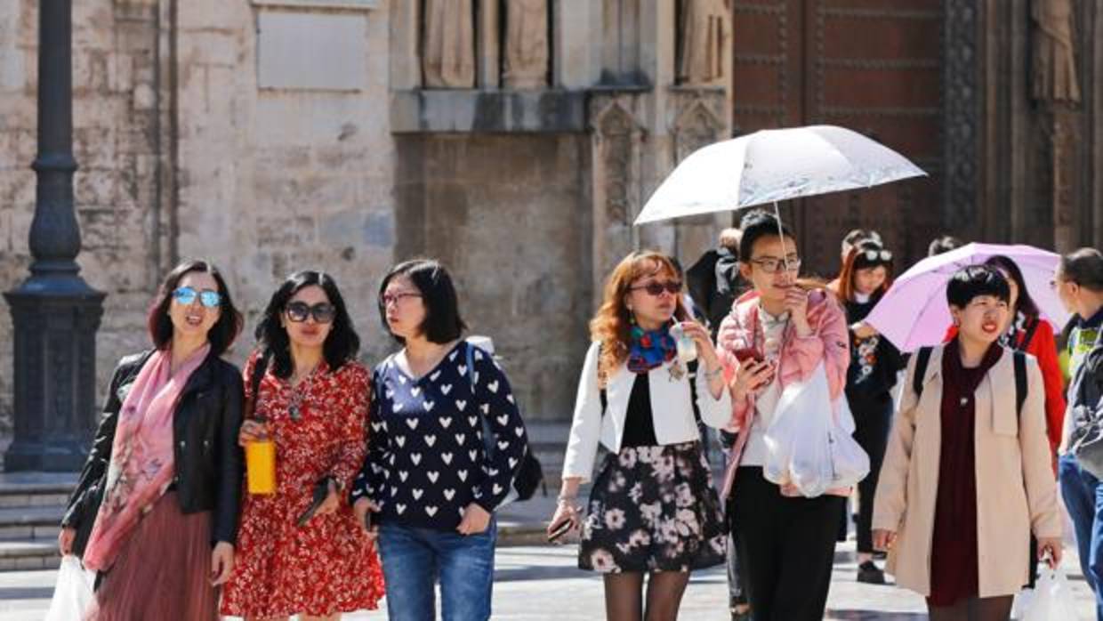 Imagen de un grupo de turistas tomada este martes en el centro de Valencia