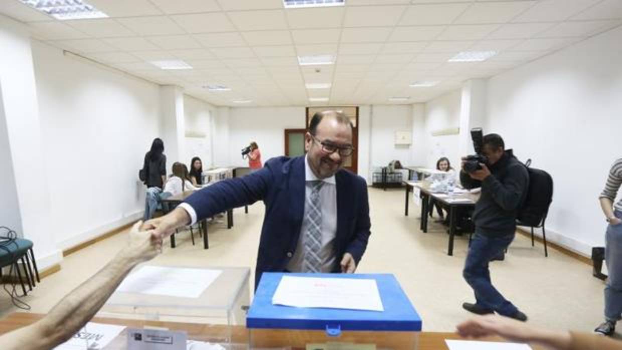 Antonio López, vencedor de las elecciones a rector en la USC