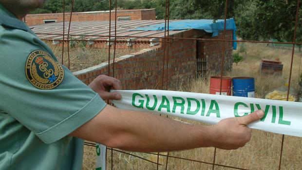 Cuatro narcos se disfrazan de guardias civiles y asaltan la casa equivocada