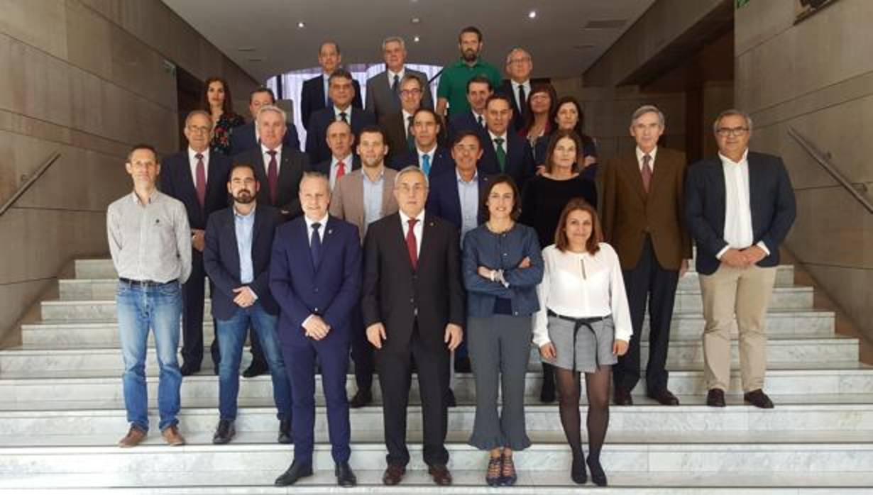 Foto de familia en la sede del Comité Olímpico Español