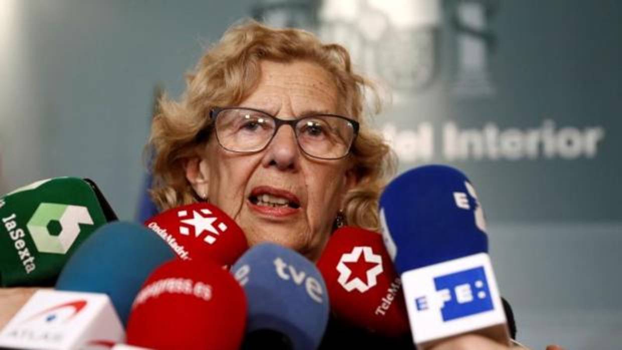 La alcaldesa de Madrid, Manuela Carmena, en declaraciones a los periodsitas