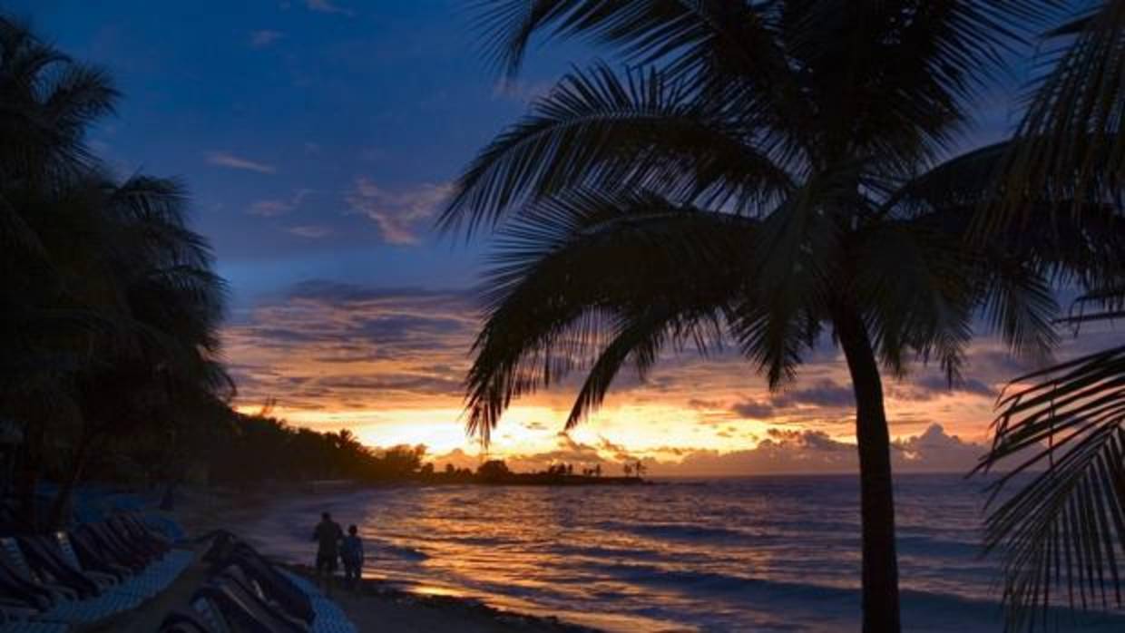 Imagen de una puesta de sol en un hotel de Jamaica