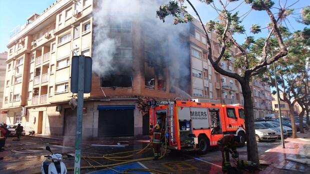 Un incendio afecta a varias viviendas en Albal sin provocar heridos