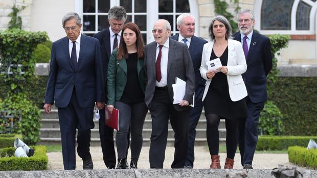 La conferencia de Cambo concluye con un reconocimiento a ETA y la insistencia en la existencia del «conflicto»