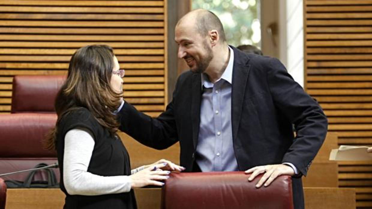 Imagen de archivo de Josep Moreno y Mónica Oltra tomada en las Cortes Valencianas