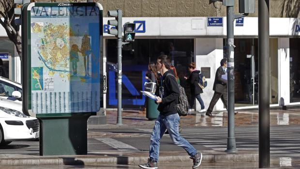 El tiempo hoy: las temperaturas se mantienen, pero las tormentas vuelven al interior de la Comunidad