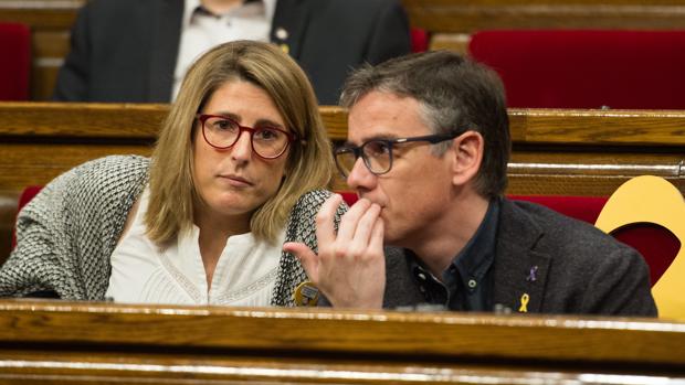 Funcionarios del TSJC van al Parlament para notificar en persona la suspensión de la «Ley de la Presidencia»