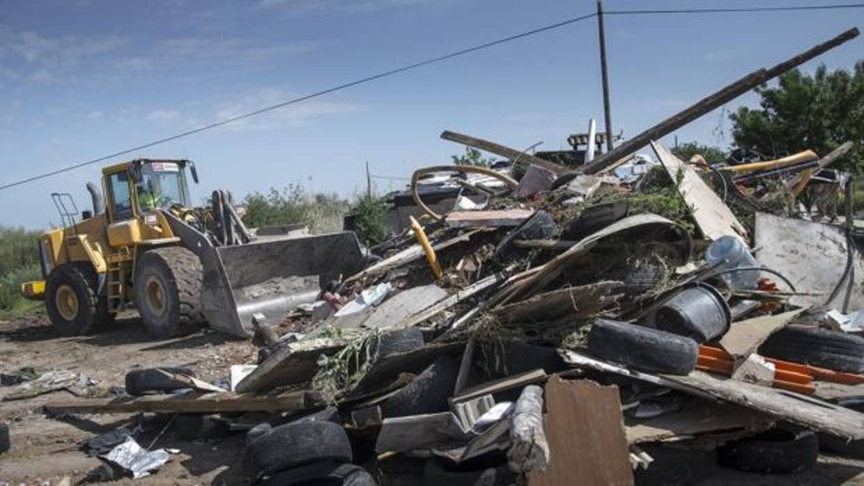 Durante la mañana de este jueves se ha procedido a la demolición de uno de los tres sectores