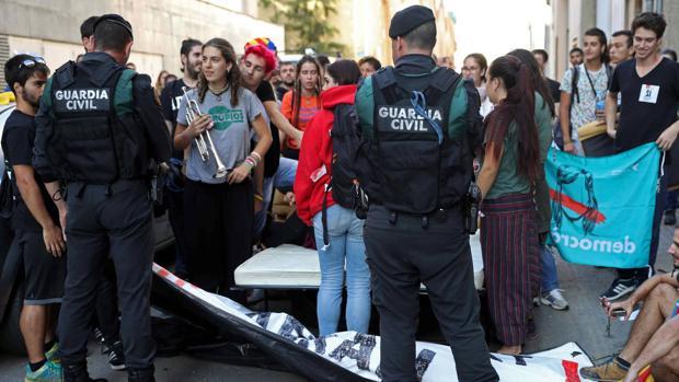 El cámping que alojó a guardias civiles después del 1-O denuncia amenazas