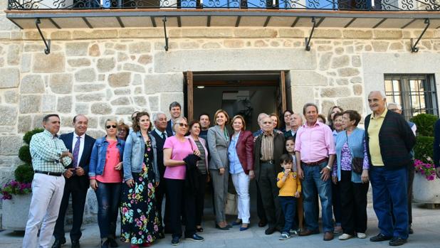 Cospedal inaugura la remodelación del Ayuntamiento de Menasalbas